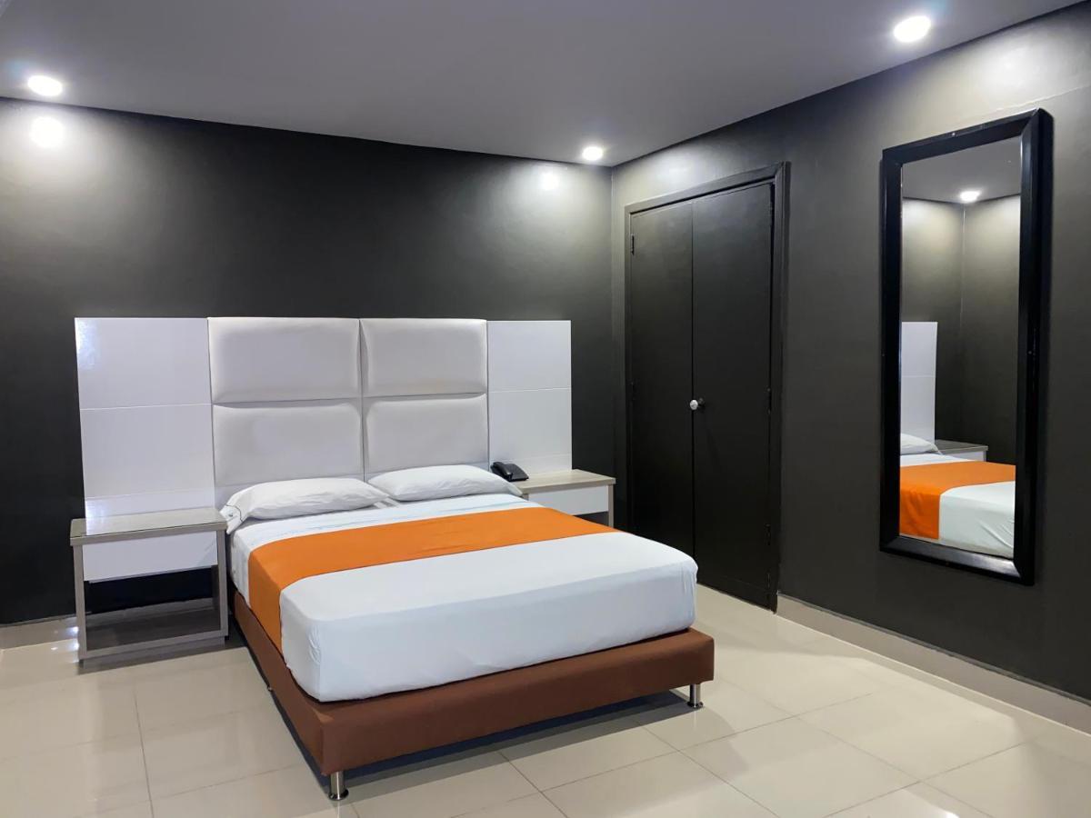 Hotel Latino Medellin Bagian luar foto