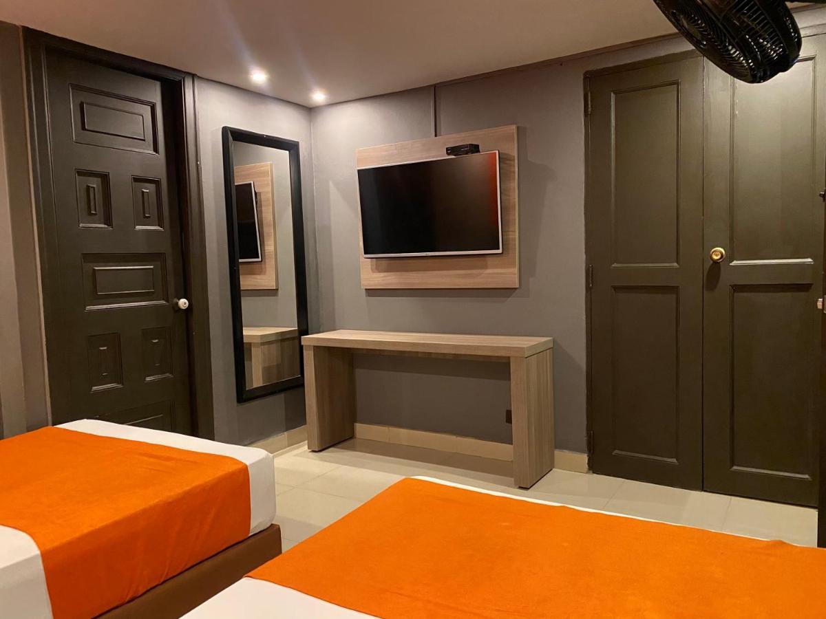 Hotel Latino Medellin Bagian luar foto