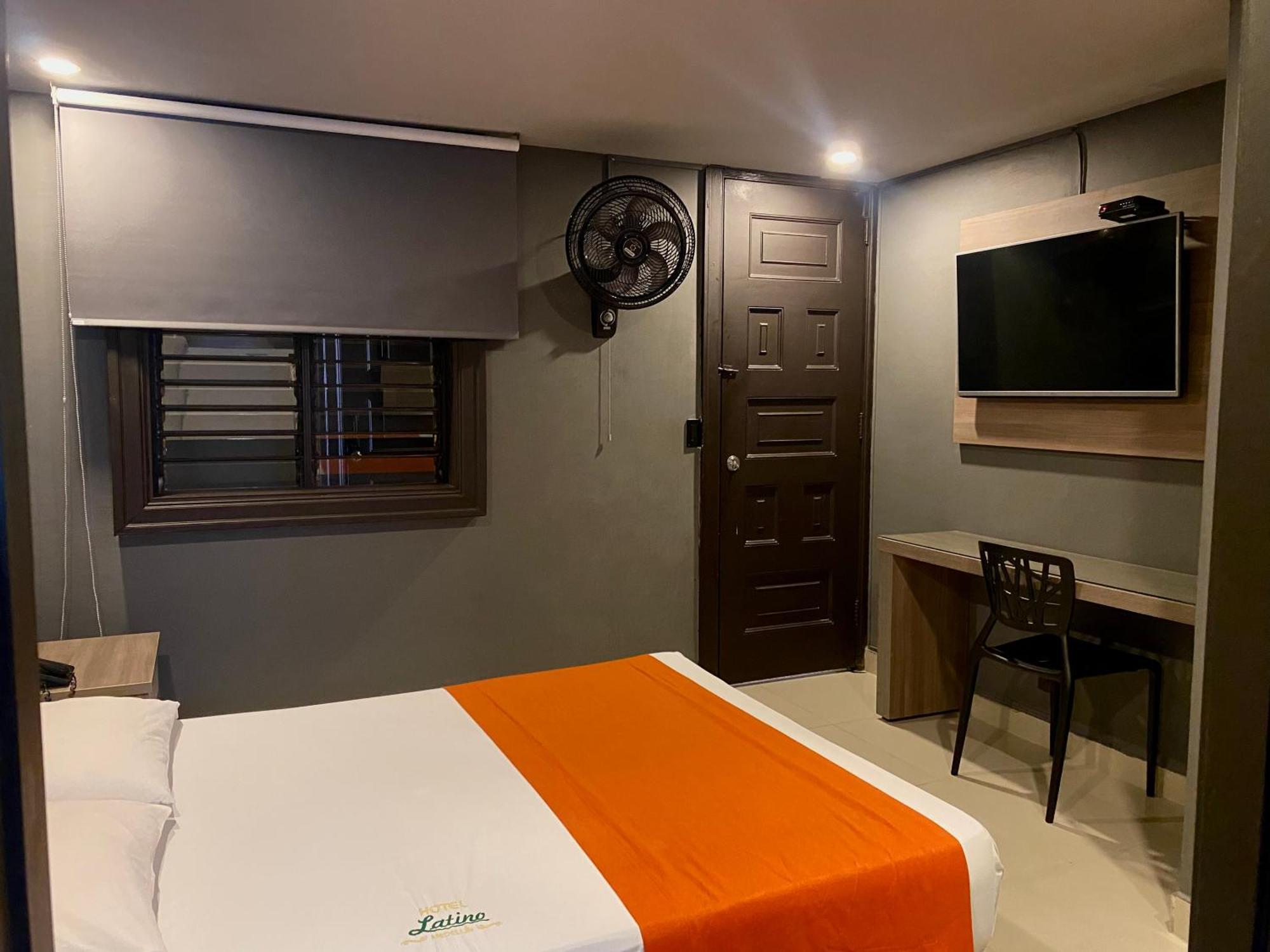Hotel Latino Medellin Bagian luar foto