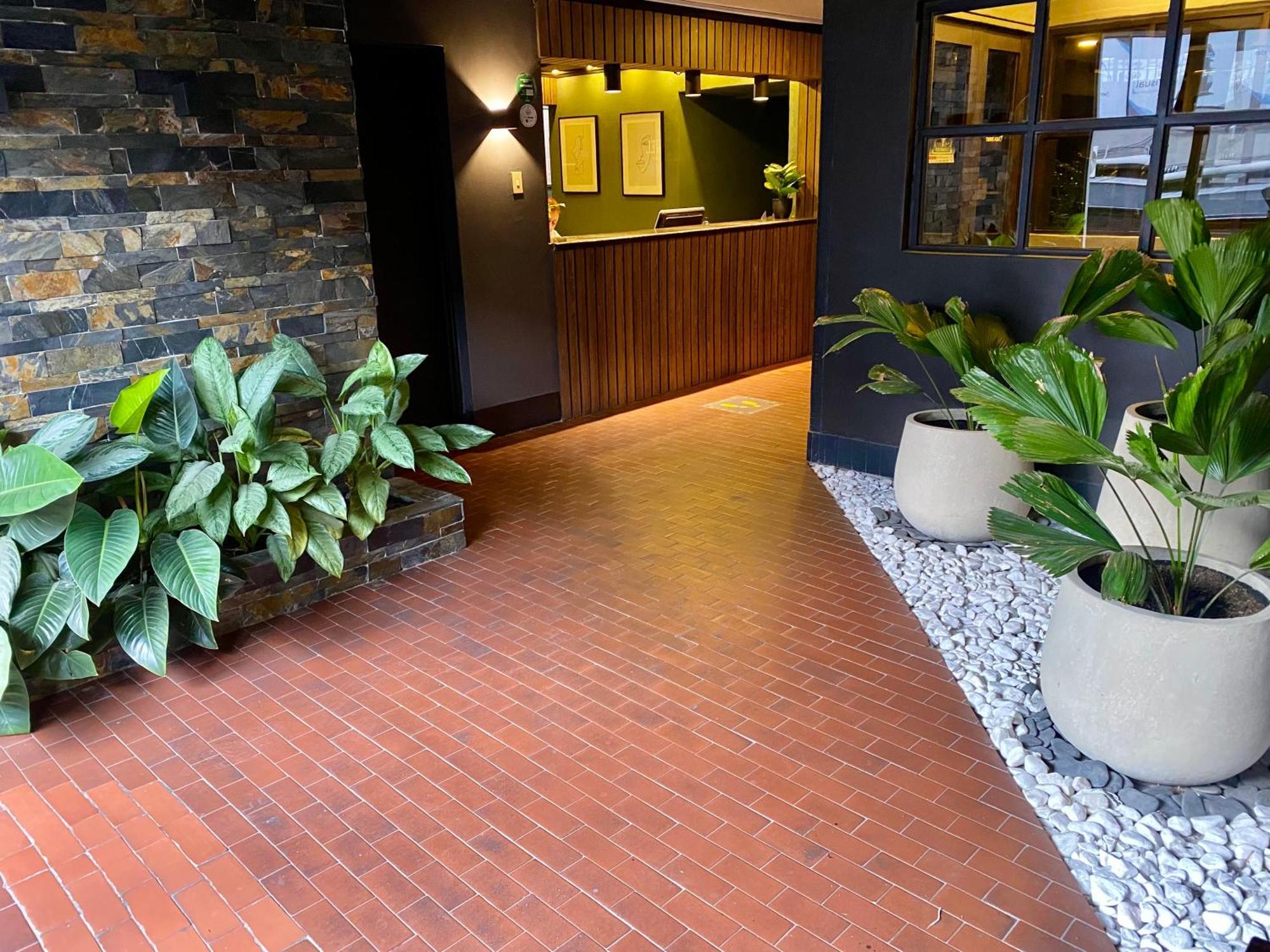 Hotel Latino Medellin Bagian luar foto