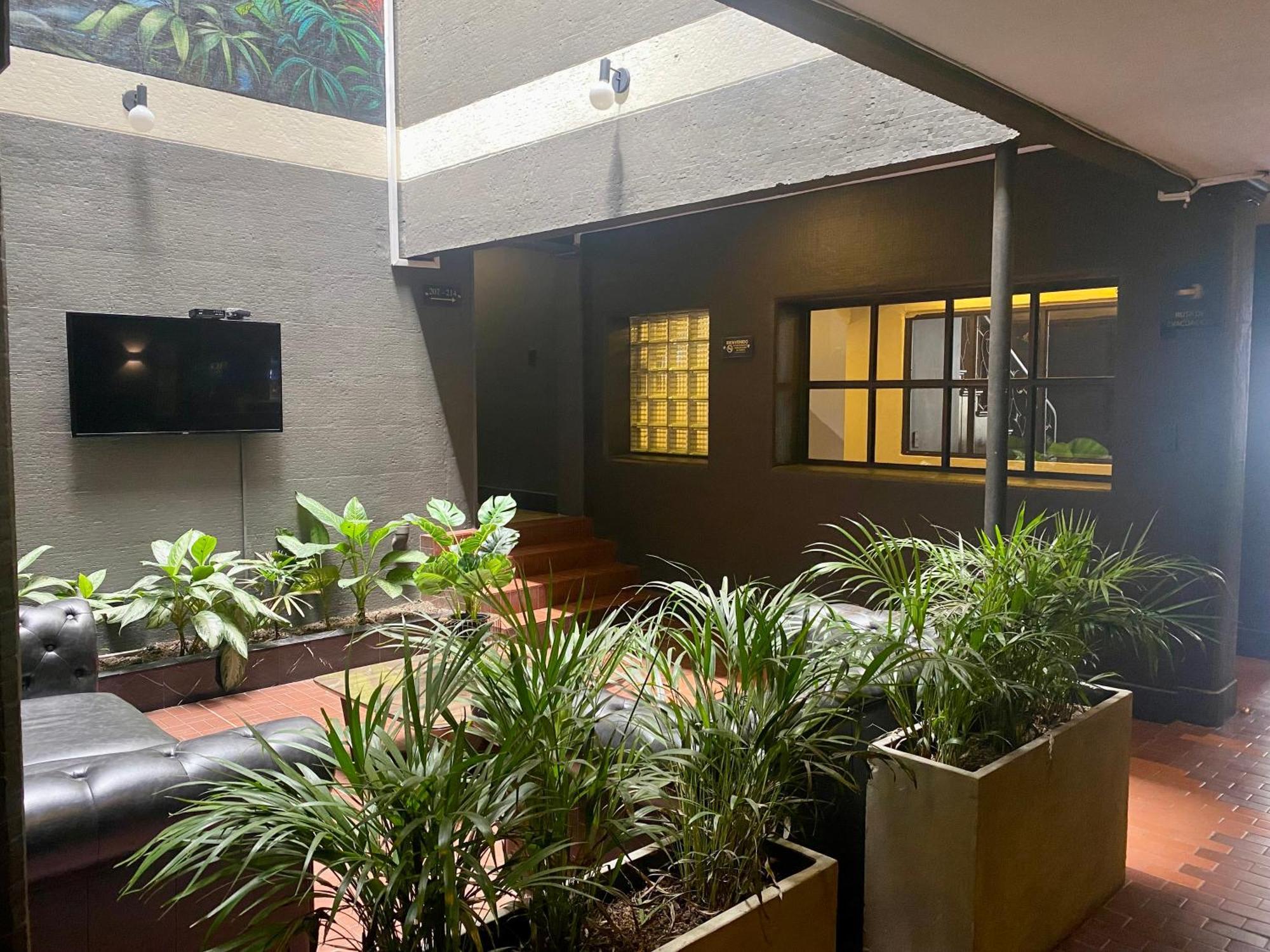 Hotel Latino Medellin Bagian luar foto